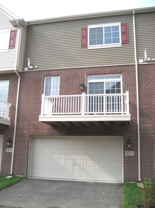 Building Photo - 907 Neudearborn Ln