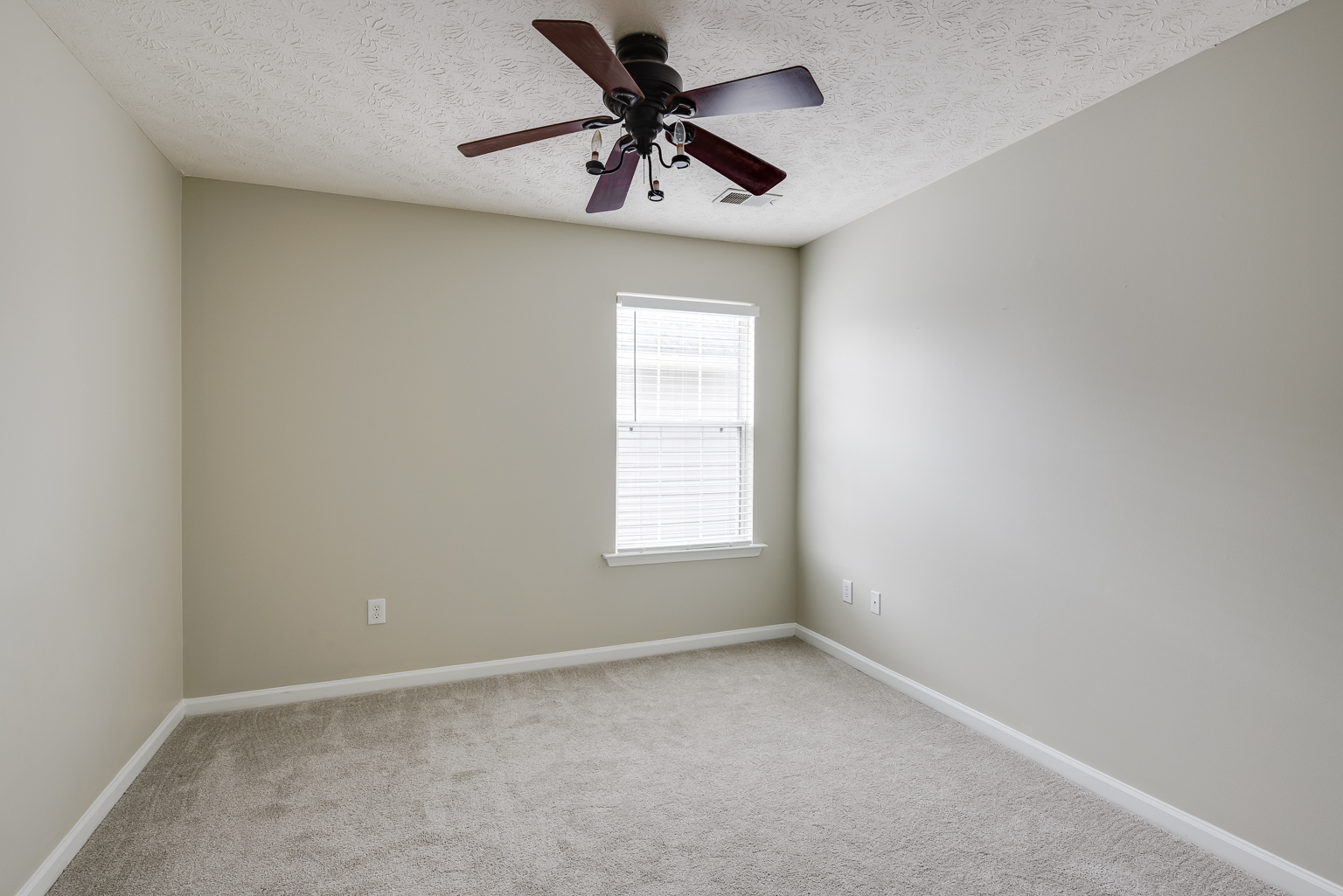 Building Photo - 13005 Crabapple Lake Dr