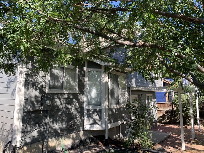 Building Photo - 1458 Sunnyside St