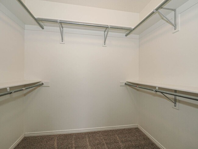 Building Photo - 2 Bedroom, 2 Bathroom Home