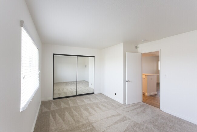 Building Photo - 1 Bed/1 Bath with Breathtaking Views | A Seacoast Drive Gem in Imperial Beach!