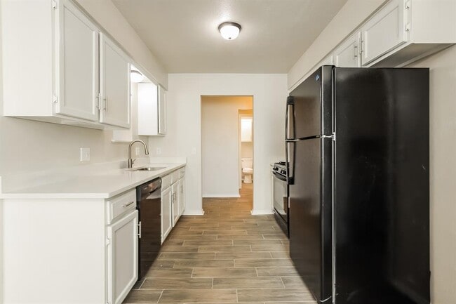 Building Photo - 725 Lapwing Rd