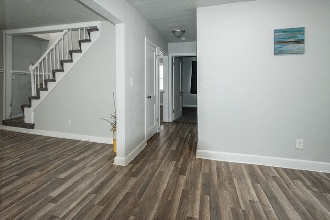 Building Photo - 3504 Trant Ave