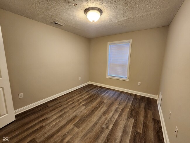 Building Photo - 1479 Autumn Oak St