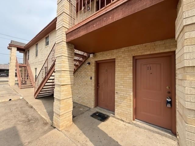 Building Photo - 1502 E San Pedro St