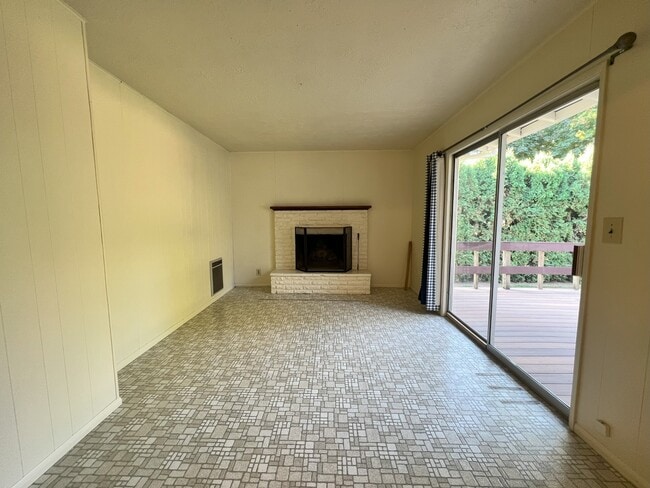 Building Photo - 13799 Myers Ln S