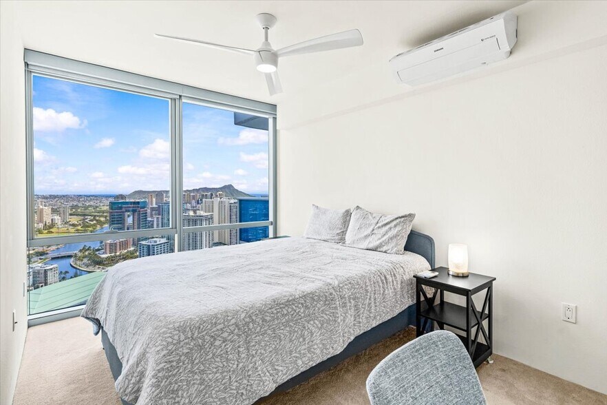 Master Bedroom - 1631 Kapiolani Blvd
