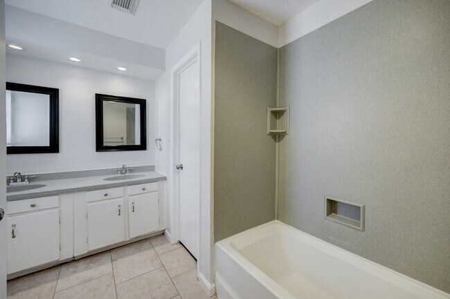 Building Photo - Home in Cypress for Lease! Move-in Ready!