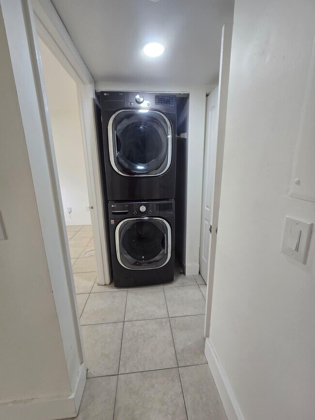 Building Photo - 3670 N 56th Ave