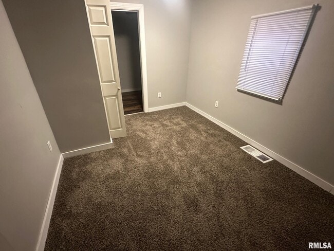 Building Photo - 524 Caroline St