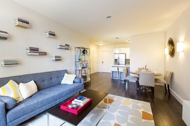 Building Photo - Gatehouse 75