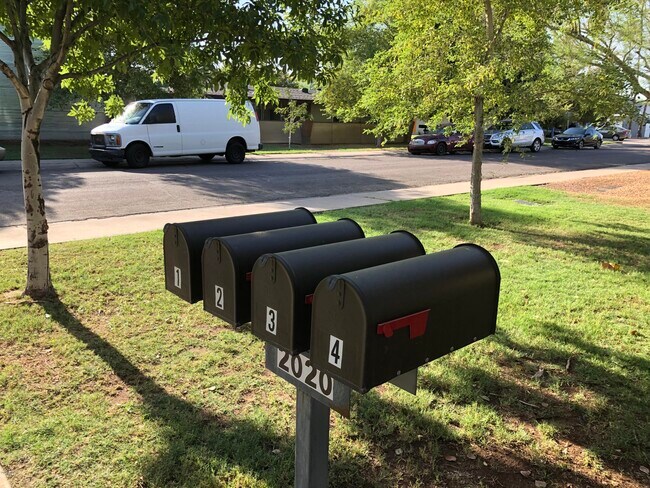 Building Photo - 2020 S Granada Dr