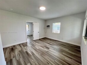 Building Photo - 962 NW 6th St