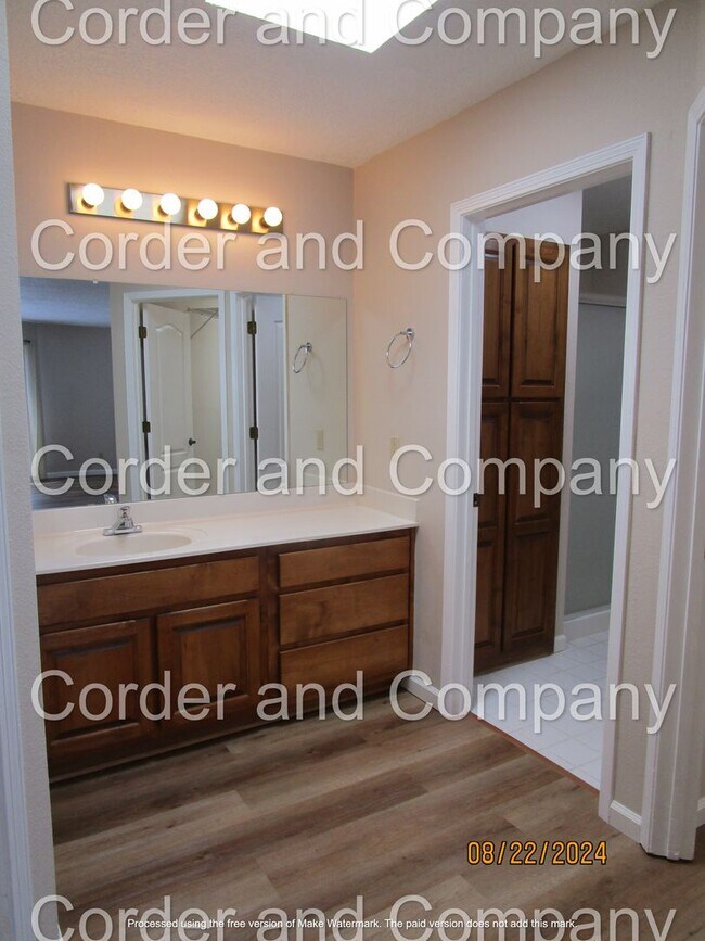 Building Photo - Cute 2 Bedroom, 2 Bathroom, 2 Car Garage and 1,562 Sq. Ft. home in 55+ Community in Rio Rancho.