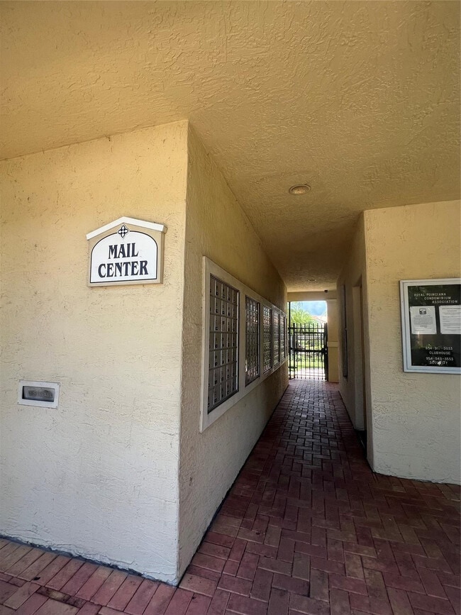 Building Photo - 1241 SW 46th Ave