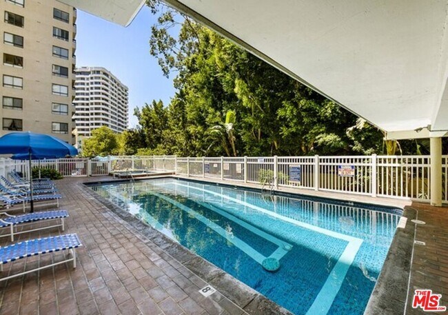 Building Photo - 10535 Wilshire Blvd