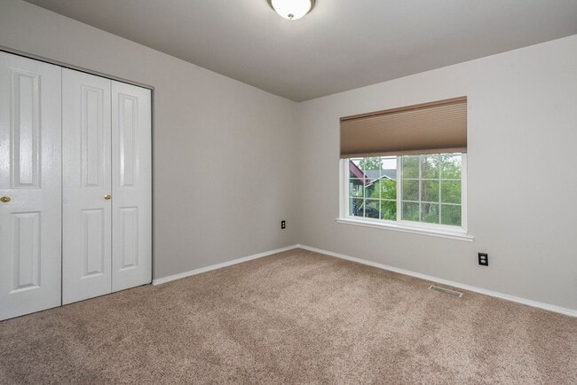Building Photo - 12105 Woodchase Cir