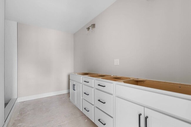 Building Photo - 166 Sango Dr
