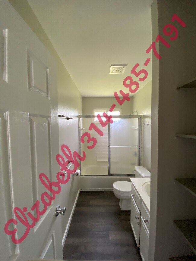 Building Photo - 3037 Lyme St