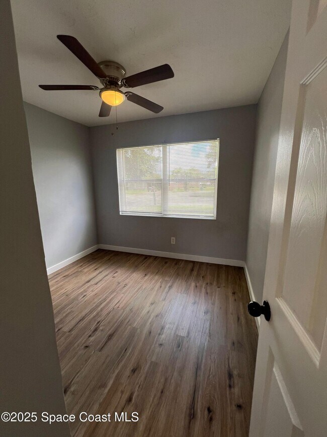 Building Photo - 1221 Cypress Ln