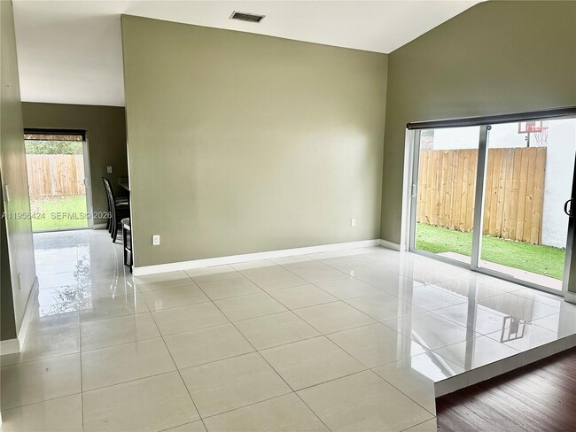 Building Photo - 4249 SW 154th Ave