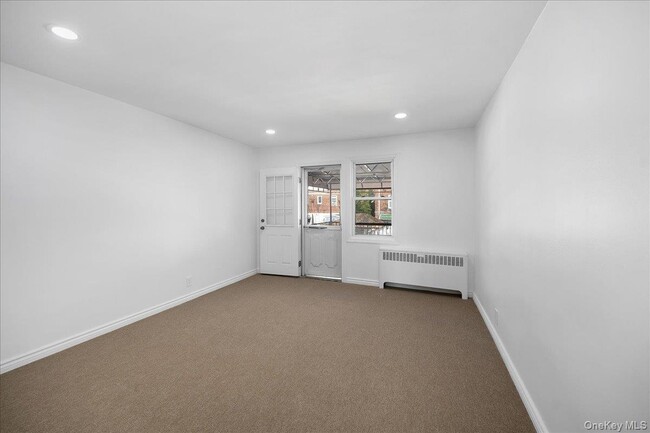 Building Photo - 163 Glover Ave