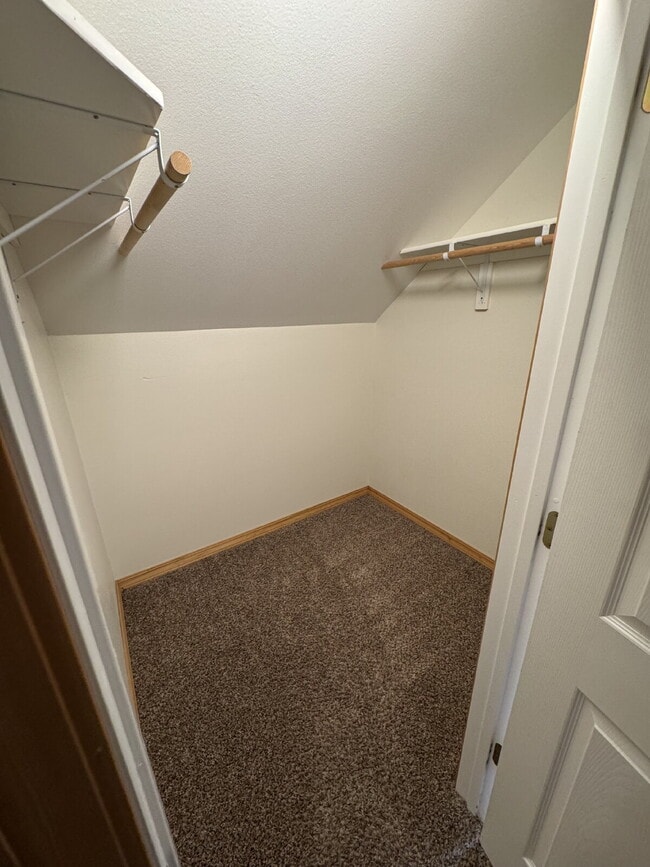 Building Photo - 2 Bedroom / 2 Bathroom Home with Loft & St...
