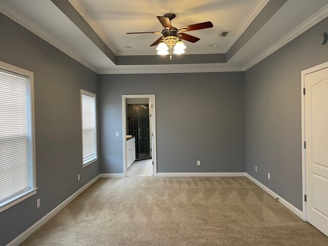 Building Photo - Quail Hollow