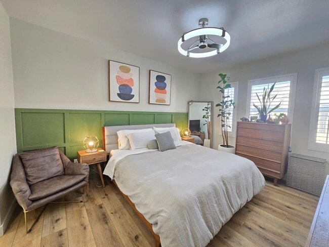 Building Photo - Beautiful Upgraded 2 Bedroom 2 Bathroom Townhouse in Gated Community – Santa Clarita