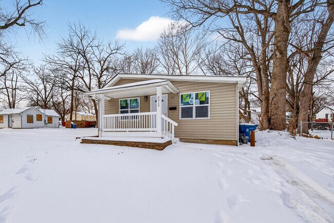 Building Photo - For Rent – 3 Bedroom Home | Section 8 Welcome