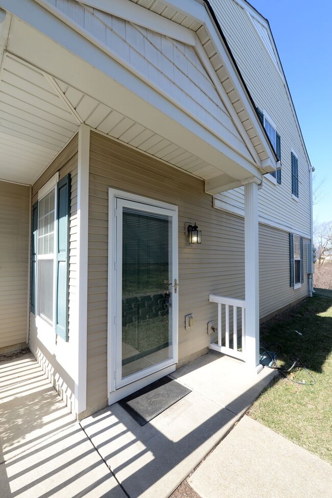 Building Photo - 4939 Heritage Heights Cir