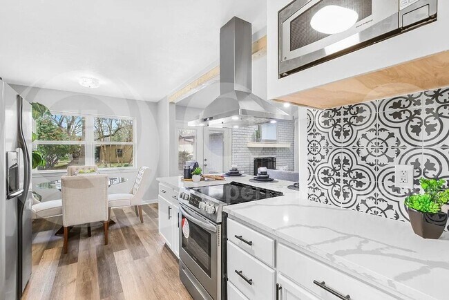 Building Photo - 306 Wildbriar Dr