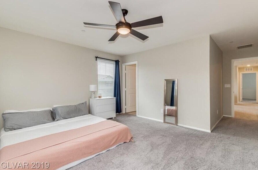 Building Photo - 2883 Cabrillo Terrace St