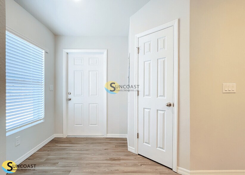 Building Photo - 358 Bamboo Dr