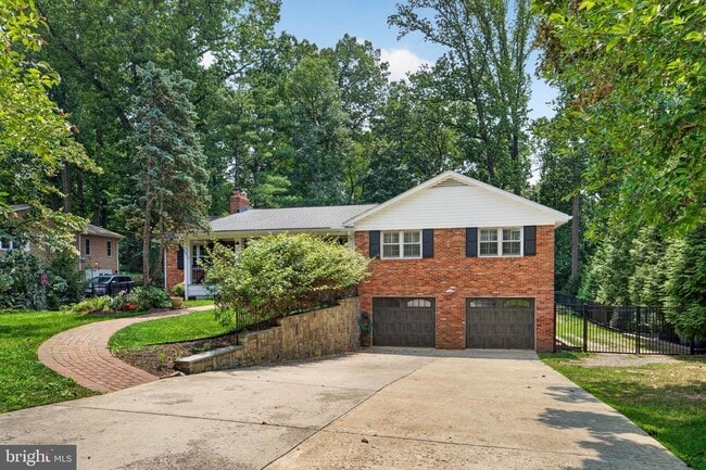 Building Photo - 6443 Walters Woods Dr