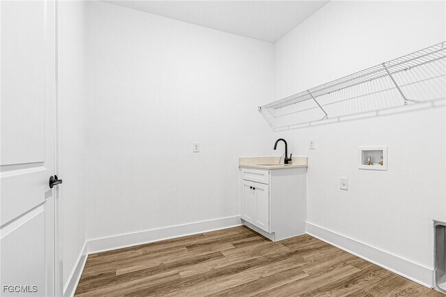 Building Photo - 3222 SW 15th Ave