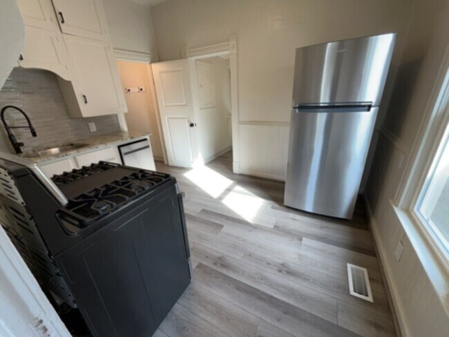 Building Photo - Located within walking distance of Weidner...