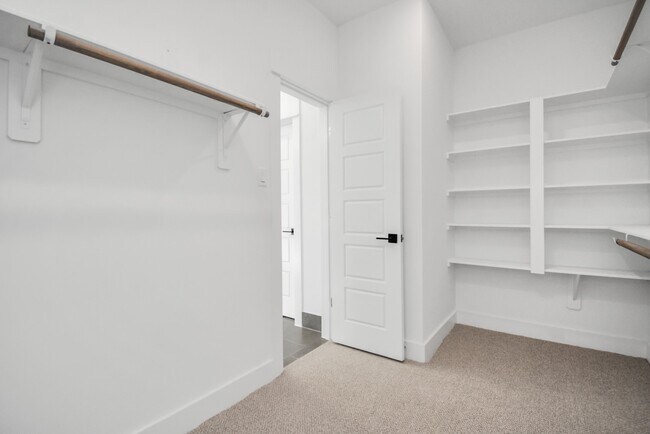 Building Photo - 778 W Tidwell Rd