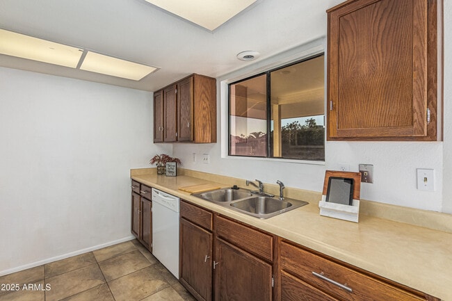 Building Photo - 20014 N Conquistador Dr