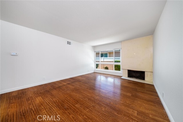 Building Photo - 1530 Elmsford Ave