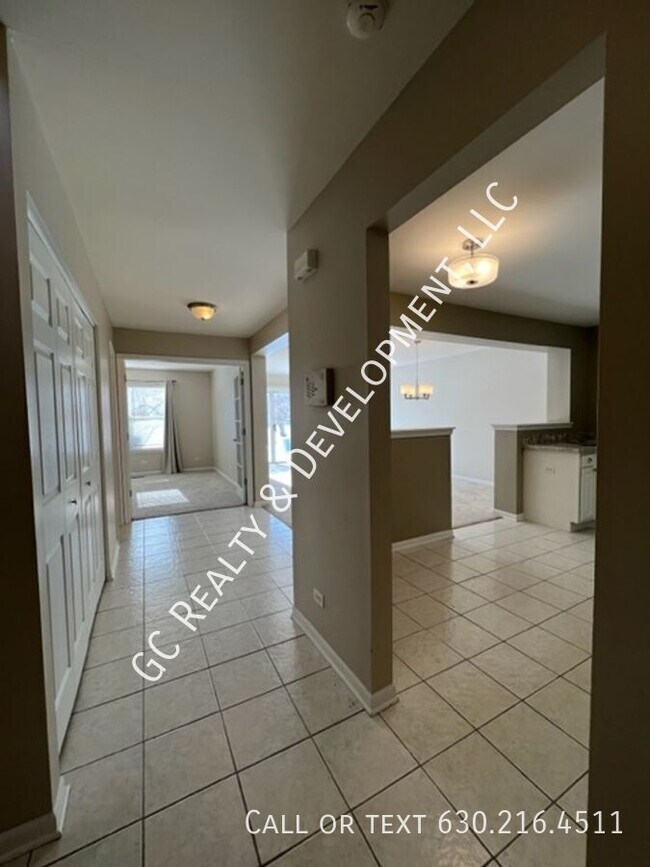 ***204 DISTRICT / 3 BDRM / 2.5 BTH / SS AP... 3028 Crystal Rock Rd