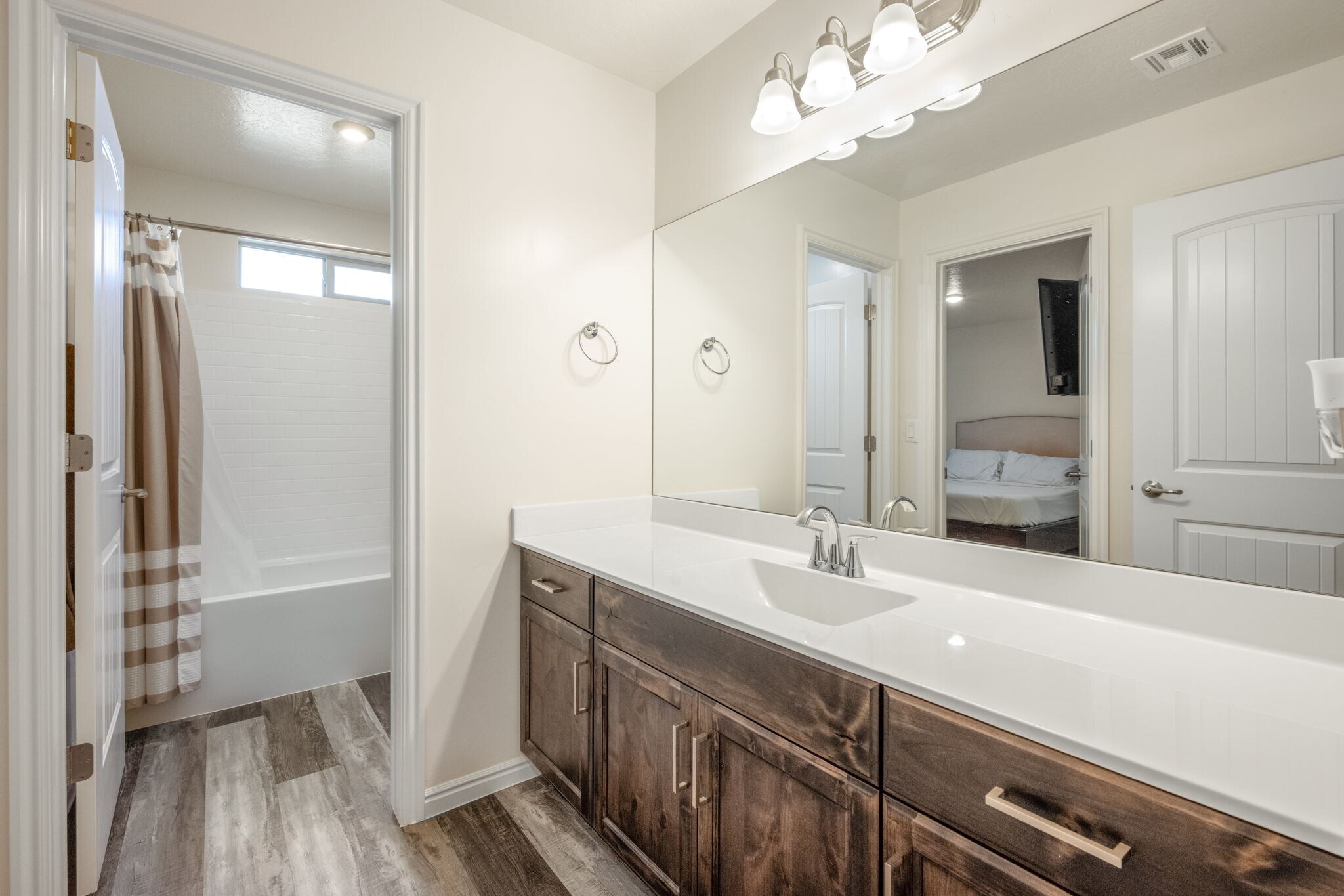 Building Photo - 1382 E White Desert Dr