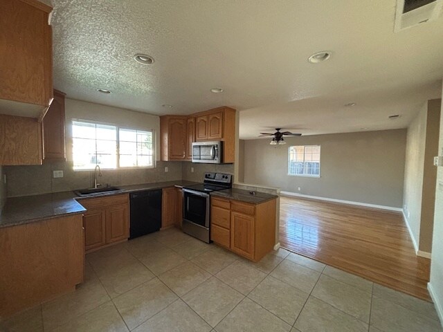 Building Photo - 231 Madrone St