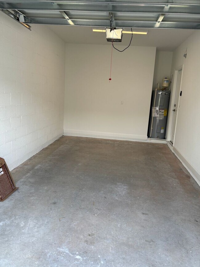 Building Photo - Veranda Landings