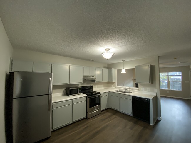 Kitchen - 126 Mesa Ln