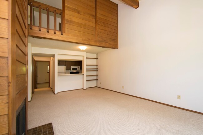 Building Photo - 2510MY