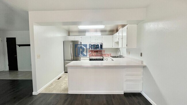 Building Photo - 6951 W 87th Way