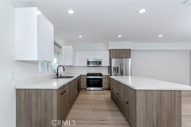 Building Photo - 10218 Fernglen Ave