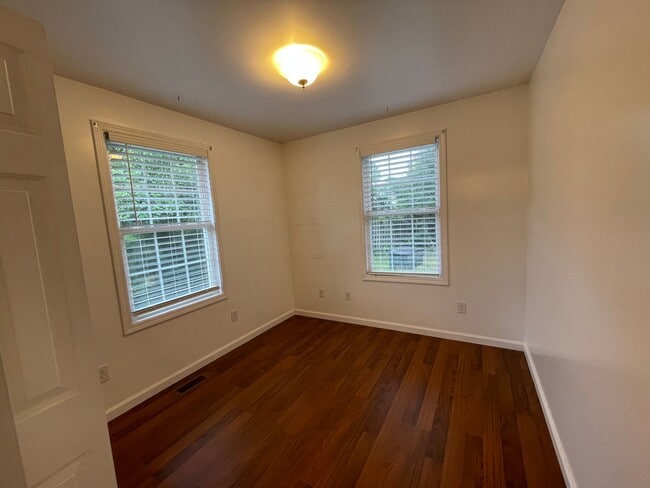 Building Photo - 2203 Yaupon Dr