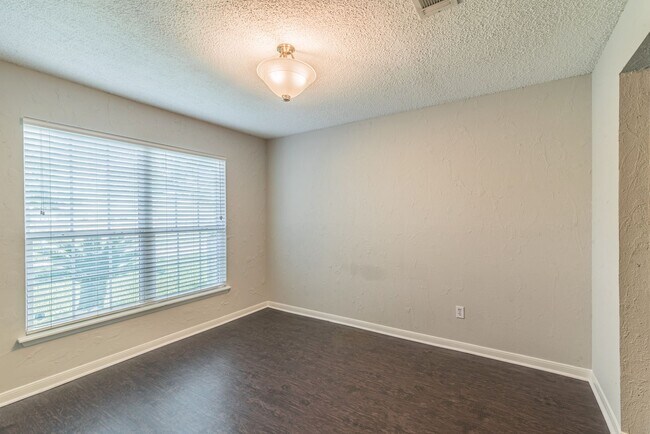 Building Photo - 6722 Loch Bruceray Dr